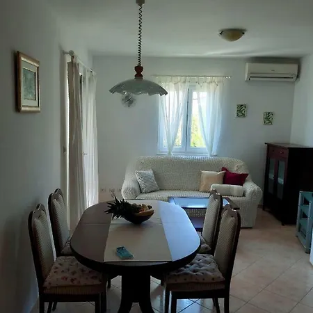 Apartment Anari