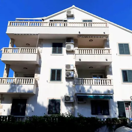 Anari Apartment