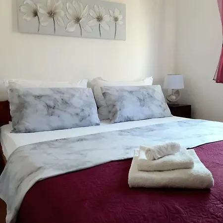 Anari Apartment Bol